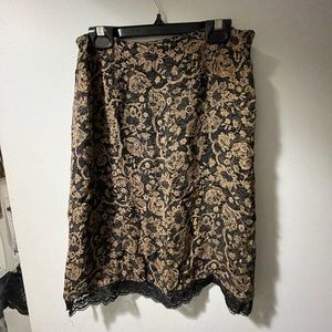 Beautiful lace trim floral skirt